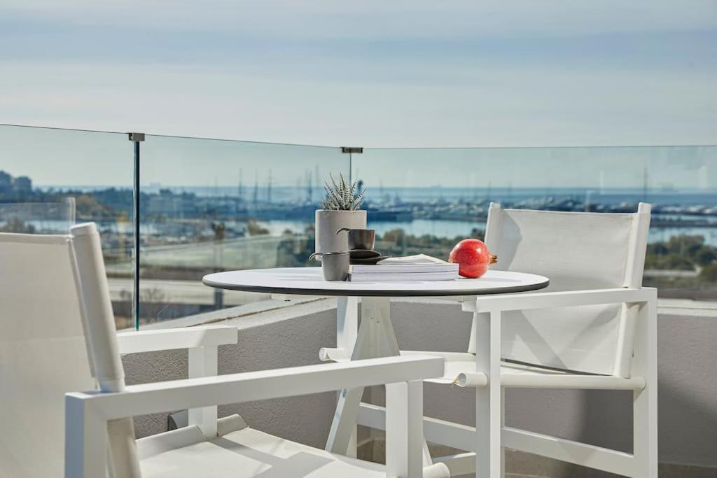 Cw Athens Riviera Suite Εξωτερικό φωτογραφία