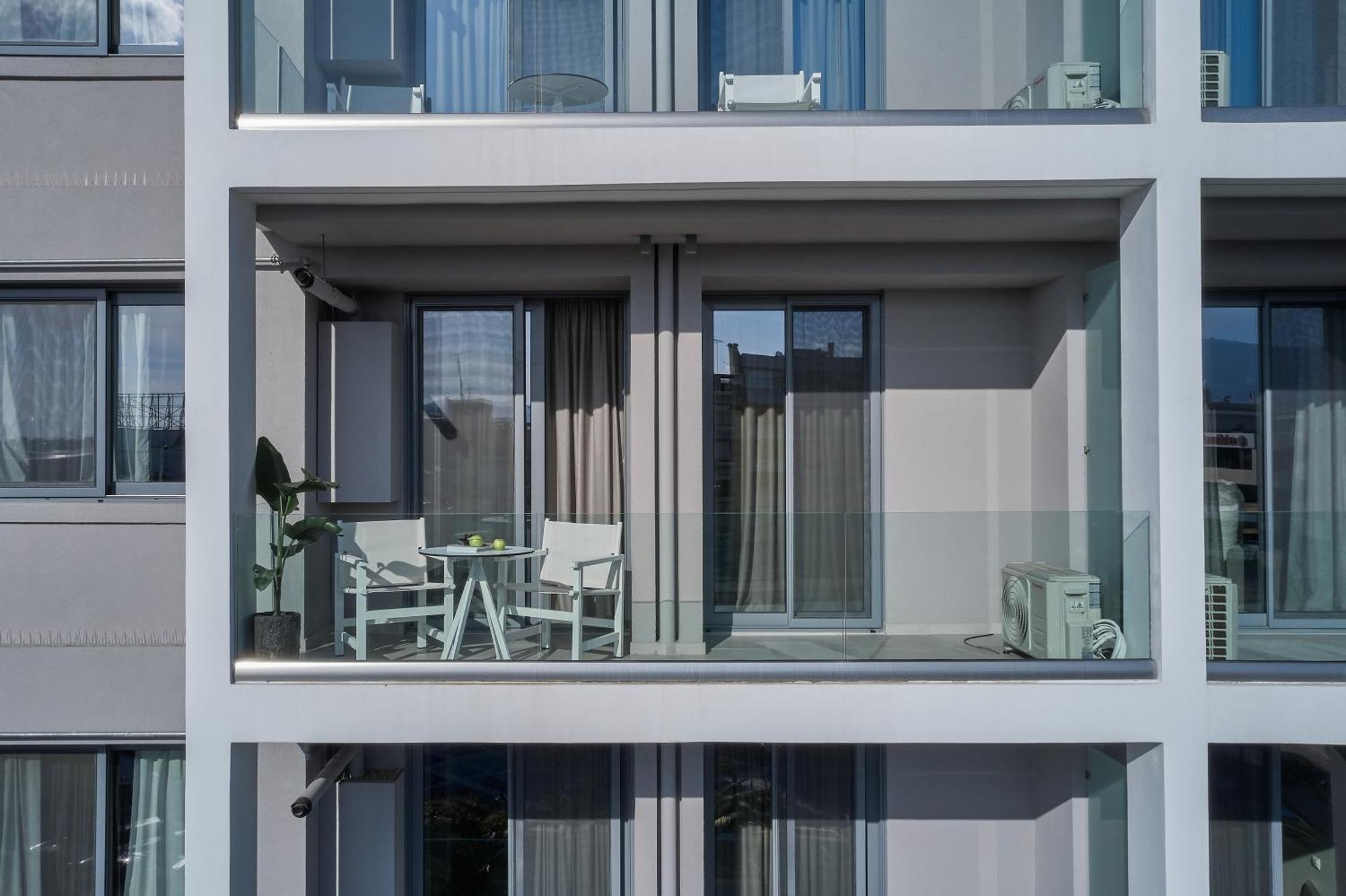 Cw Athens Riviera Suite Εξωτερικό φωτογραφία